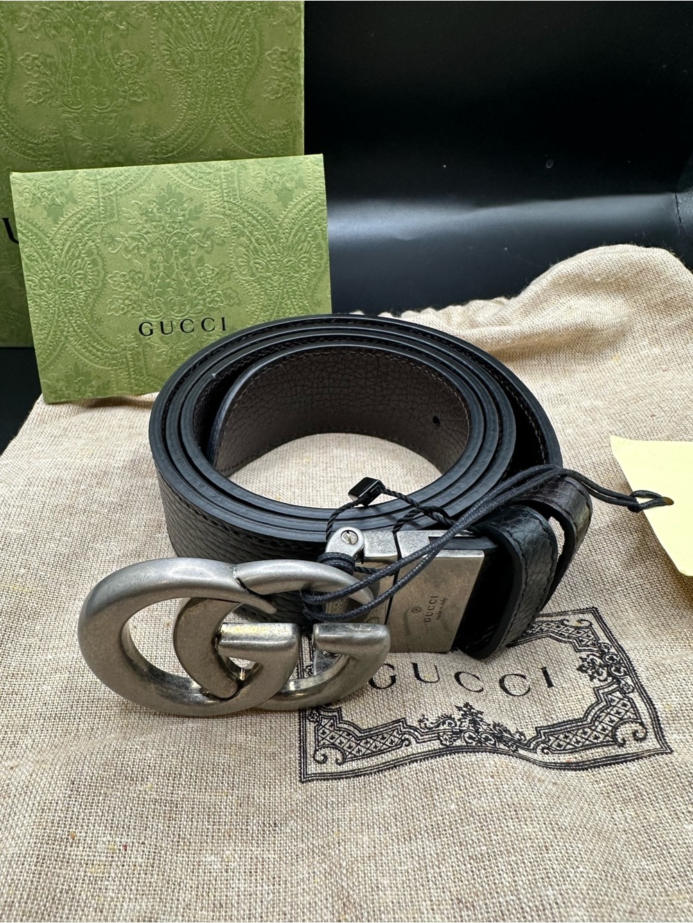 Gucci Black Brown REVERSIBLE Leather Belt with Matte Silver Double G Buckle EU95